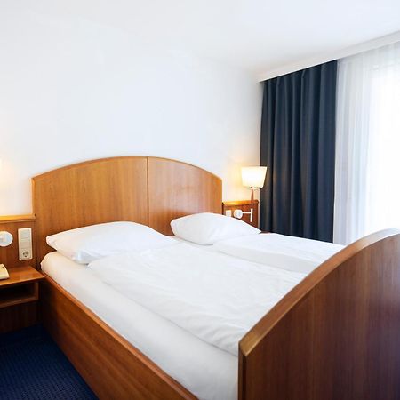 Roomingtons Karoli Вальдкирхен Экстерьер фото