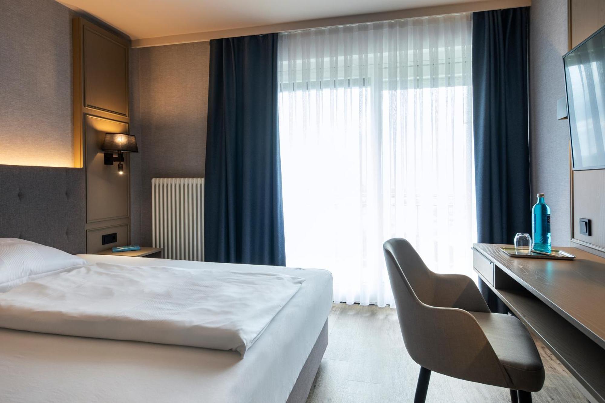 Roomingtons Karoli Вальдкирхен Экстерьер фото